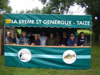 les-membres-du-bureau-au-concours-de-peche-2012-2.jpg